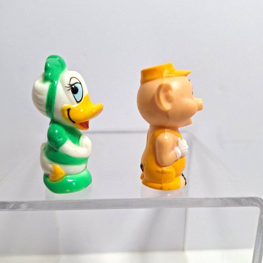 1986 Disney Playmates Train Daisy Duck & 1 of the 3 Little Pigs 2" Figures - Picture 4 of 9